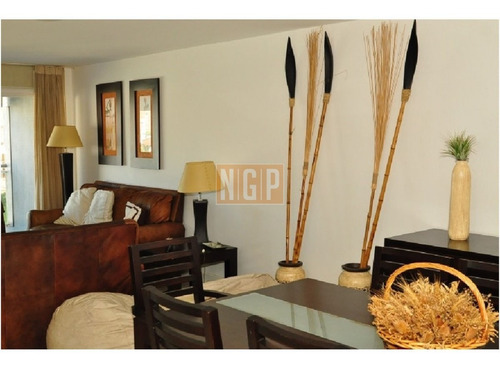 Apartamento Con Excelentes Servicios- Ref: 15297