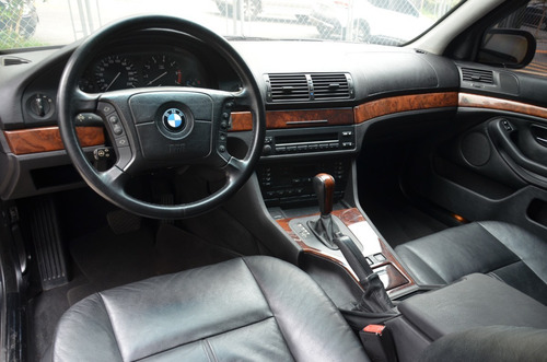 Imagem 9 de 10 de Bmw 540i 4.4 Protection Sedan V8 32v Blindado