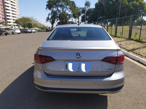 Imagem 4 de 12 de Volkswagen Virtus 2018 1.0 Comfortline 200 Tsi Aut. 4p