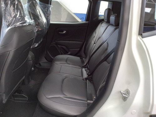 Imagem 10 de 12 de Jeep Renegade 1.8 16v Flex Longitude 4p Automático