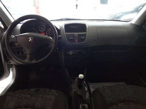 Imagem 6 de 8 de Peugeot 207 1.4 Xr 8v Flex 4p Manual