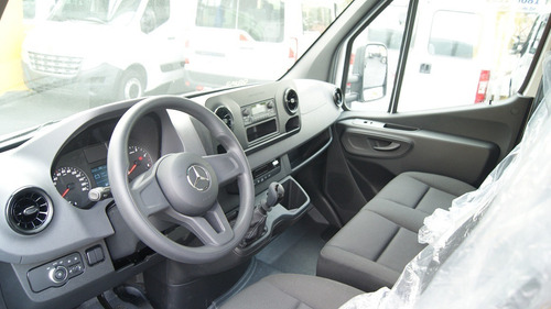Imagem 7 de 14 de Mb Sprinter 314 Longa Com Baú 2021 Zero Km