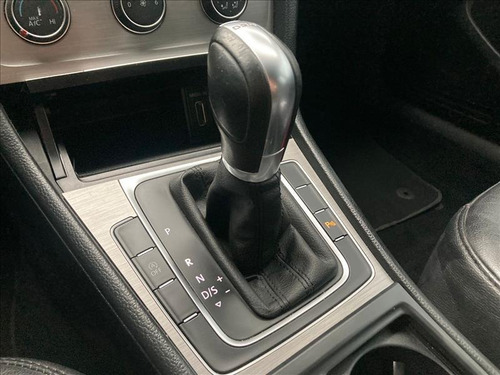 Imagem 8 de 10 de Volkswagen Golf Volkswagen Confortline 1.4 Aut. 2014