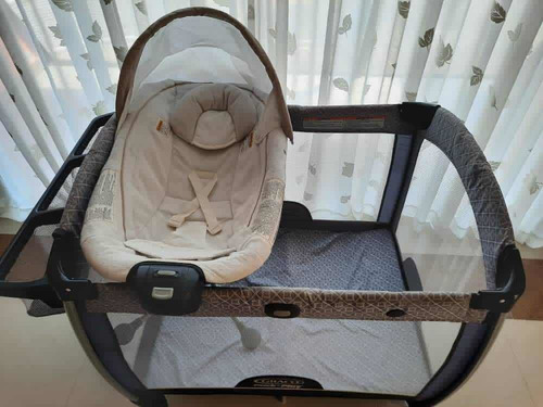 Imagen 2 de 4 de Corral Para Bebe Graco Cambiador Y Silla
