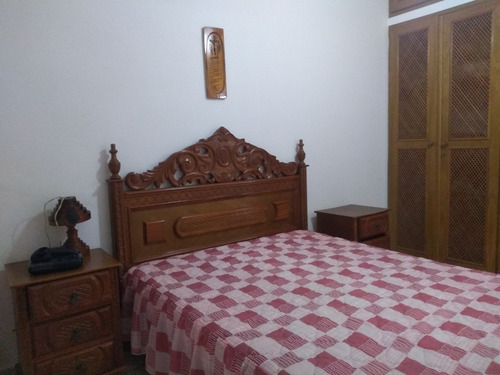 Imagem 9 de 12 de Apartamento Praia Grande, 240 Mil, 3 Dormitórios Mobiliado.