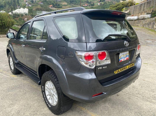 Imagen 4 de 11 de Toyota Fortuner
