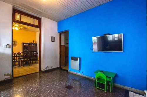 Imagen 7 de 30 de Venta Casa Lote Propio 7 Ambientes En Pompeya