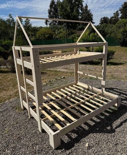 Camarote De Madera Mixto Con Estructura De Casa M&r