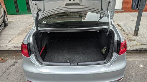 Volkswagen Vento 2.5 Luxury 170cv 2011