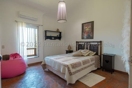 Ana Torres. Quinta En Venta 237688 En Cerro Verde
