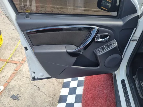 Renault Duster DYNAMIQUE 2.0 MT