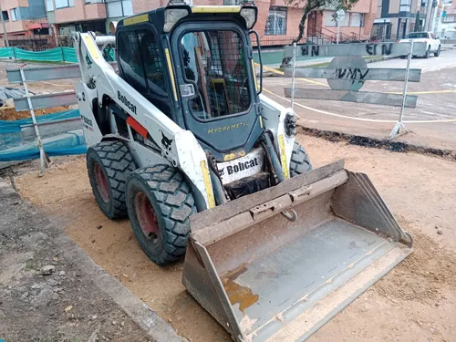 Vendo 2 Bobcat Con Martillos Y Un Brazo Excavador
