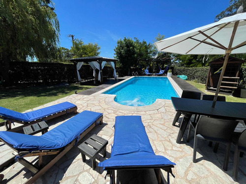 Alquiler Casa Sierra De Los Padres - Gran Chalet- Mar Del Plata- Alquiler Temporada 2025-excelente Vista Al Valle Y La Sierra .a Mts Del Golf. !!!!!!