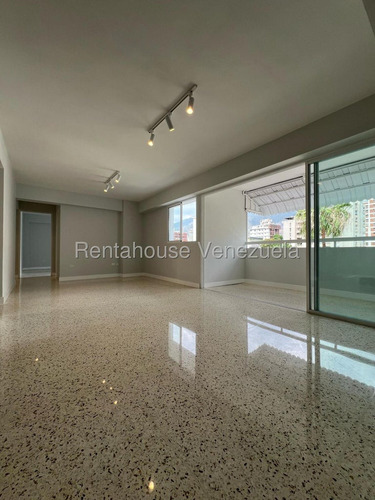¡completamente Remodelado Esperando Para Ser Estrenado, Cercano A La Plaza Apartamento En Venta En Una Ubicación Inmejorable! - Los Palos Grandes - Luis Gomez - Mls #25-18086