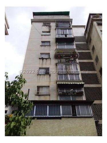 Apartamento En Venta Las Acacias 24-15576