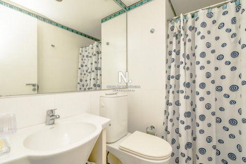 Venta De Apartamento De Dos Dormitorios En Suite Más Dependencia De Servicio En Torre Le Parc, Punta Del Este- Ref: 276