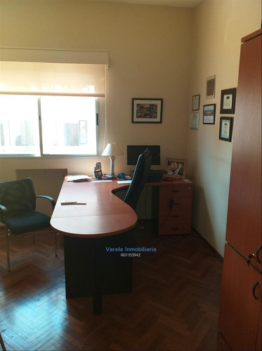 Oficina Venta En Ciudad Vieja Totalmente Equipada