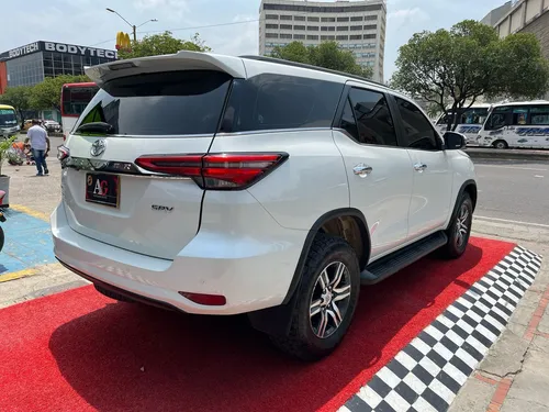 Toyota Fortuner Srv 2.4 4x2 At