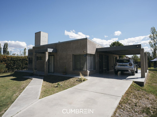 Casa De 3 Dormitorios En Rama Caída