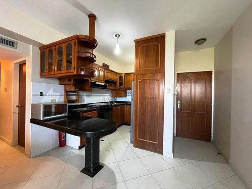 En Alquiler Apartamento Conjunto Residencial Churun Meru