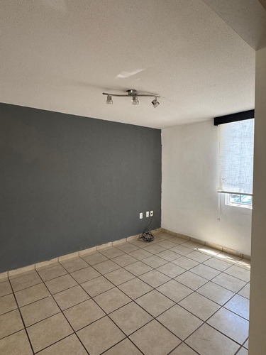 Casa En Renta Chulavista Iii, Queretaro. 3 Rec, 3 Baños, Privada Con Alberca