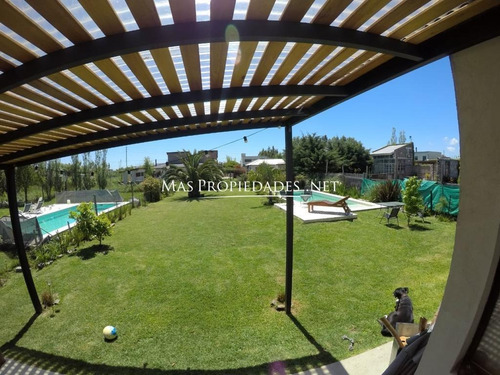 Imagen 9 de 18 de Moderna Casa En Gonnet