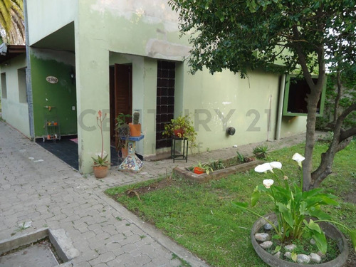 Imagen 3 de 30 de Casa En Venta De 4 Dormitorios En City Bell - La Plata Calle 467 E/ 27 Y 28
