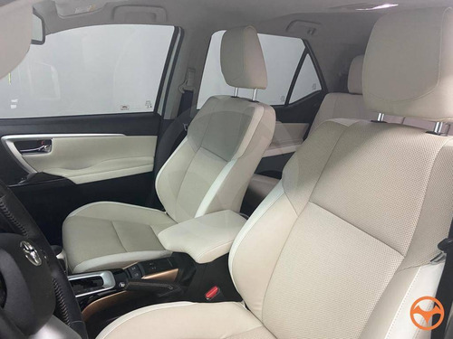 Imagem 9 de 15 de Toyota Hilux Sw4 2.8 Srx Diamond 4x4 7 Lugares 16v Turbo