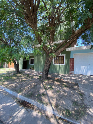 Casa En Venta En Colonia Caroya 3 Dorm + Dpto A Reciclar