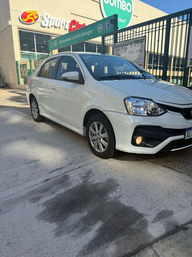 Toyota Etios 1.5 XLS 6M/T