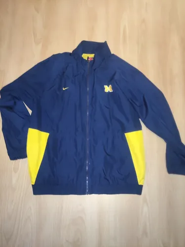 Cortavientos nike best sale hombre amarillo