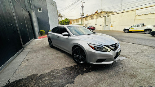 Nissan Altima 2.5 Advance Navi Cvt