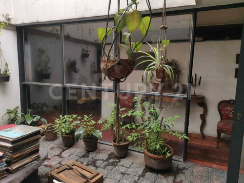Casa En 2 Niveles Con Potencial Para Modernizar O Construir Un Gran Proyecto