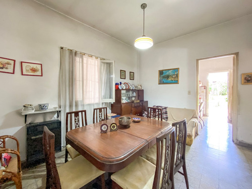 Imagen 2 de 30 de Venta Casa De 224m2 Cub Sobre Terreno De 828m2