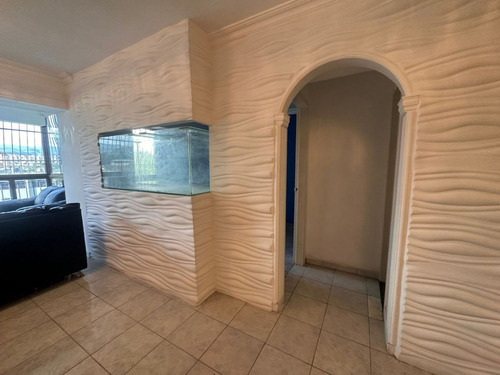Hermoso Apartamento Remodelado Y Amoblado En Charallave, En Pleno Centro. (a.v)