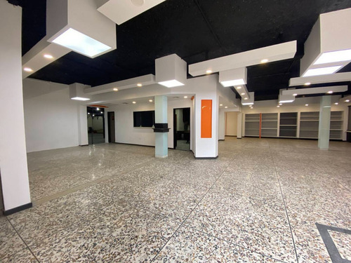 Solo Clientes. Terreno Con Galpón Y Oficinas En Alquiler Ubicado En San Blas