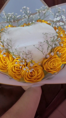 Ramo De Rosas Eternas De Fuego Amarillo
