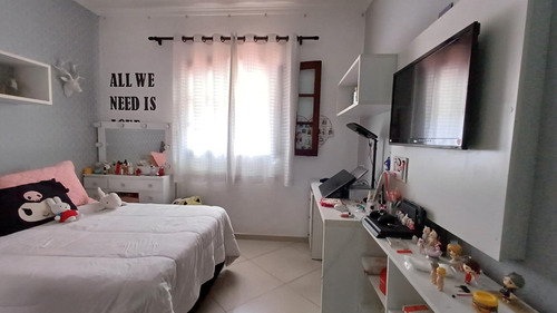 Sobrado À Venda | 3 Quartos | Suíte Com Hidro | Financiamento Disponível!