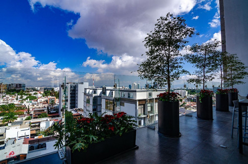 Departamento En Torre Bravante, Col. Juan Manuel, Guadalajara, Jalisco.