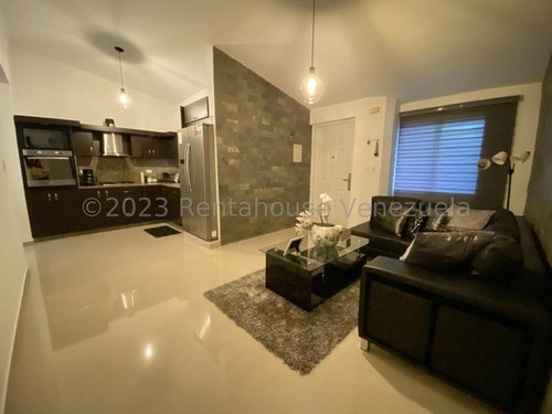 Imagen 8 de 30 de Casas Venta Villas De Yara Totalmente Remodelada Con Un Espectacular Estilo Moderno