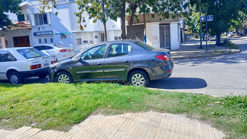 Peugeot 207 1.4 Sedan Xs