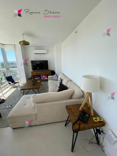 Excelente Departamento En Piso Alto Edificio Bellagio- Ref: 9489