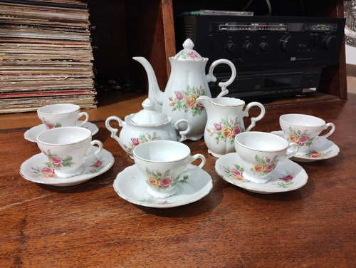 Antiguo Juego De Cafe De Porcelana Decorado Con Rosas Y Oro