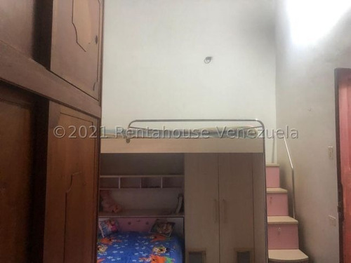 Imagen 4 de 18 de Casa Comercial Centro Barquisimeto, Todos Los Servicios, Excelente Ubicación, Para Uso Comercial O Residencia. Inf. 0424-5620928 Flex 22-11804 Z25