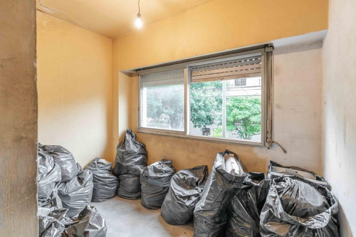 Venta Casa 5 Ambientes A Refaccionar !!!