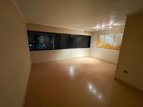 Imagen 2 de 15 de Antiguo Y Espacioso Departamento Remodelado.