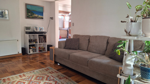 Casa Moderna Y Amplia 5d/4b Con Quincho En Arriendo