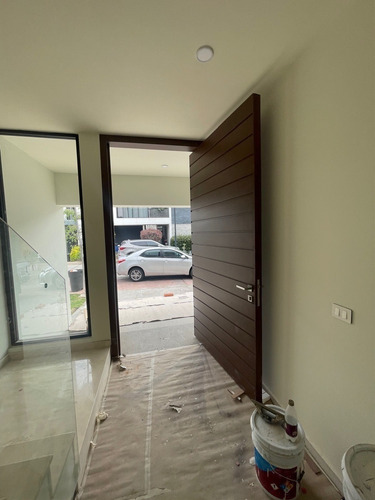 Imagen 2 de 30 de Hermosa Residencia En Pre-venta En Solares