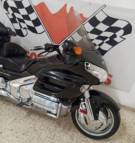 Imagen 2 de 12 de Honda Goldwing Gl1800 1800c.c. Viajera Turismo Equipada 2002