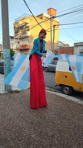 Circo Zancos Burbujas Y Más Para Eventos